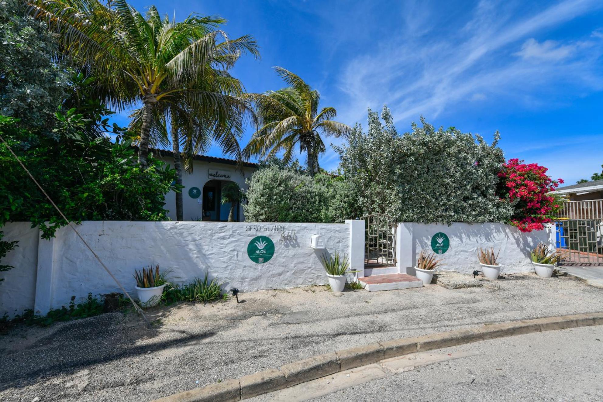 Aloe B&B Oranjestad Ngoại thất bức ảnh